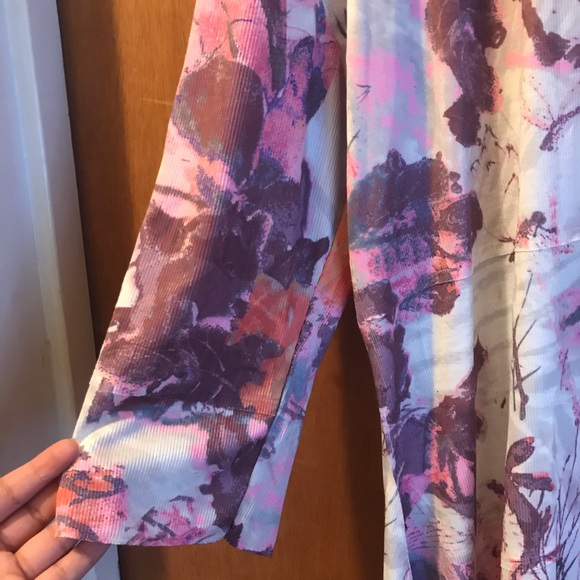 Time & Tru Women’s Sublimation 3/4 Sleeve Top Shirt - Picture 3 of 7